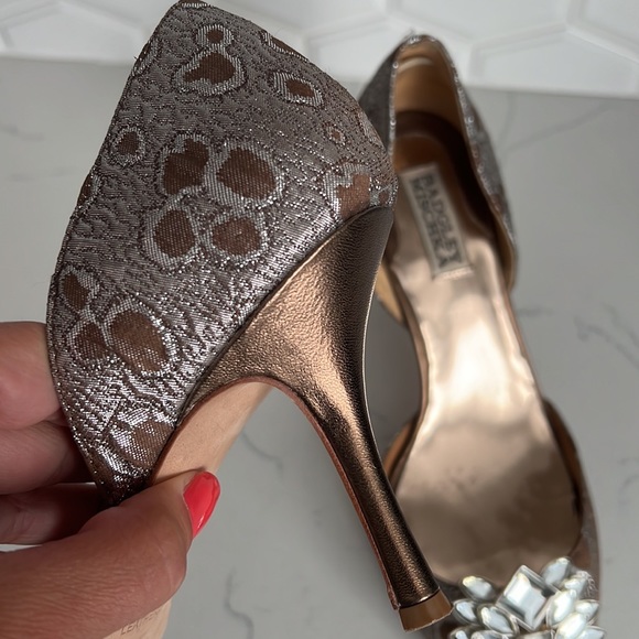 ✨👠Bronze Badgley Mischka Kasabella Heels 👠✨ - Picture 4 of 7